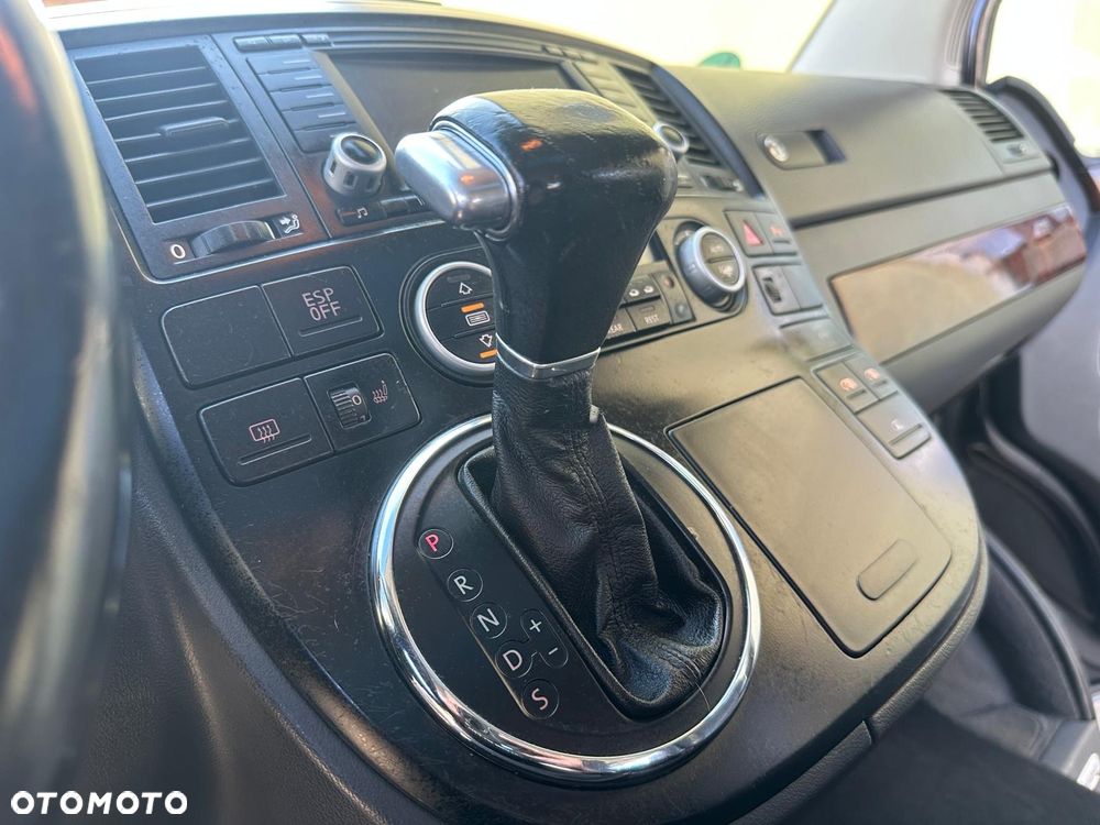 Volkswagen Multivan - 22