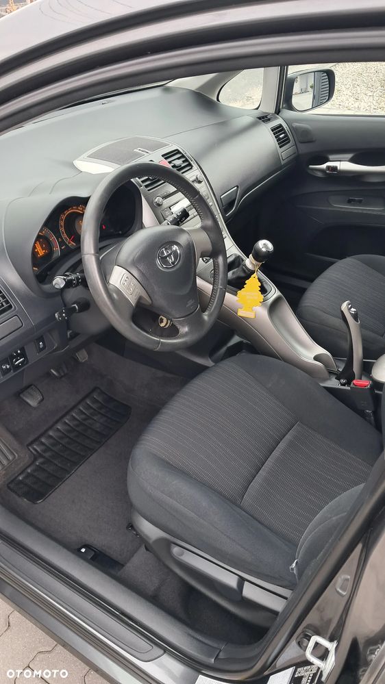 Toyota Auris 1.6 VVT-i Executive - 7