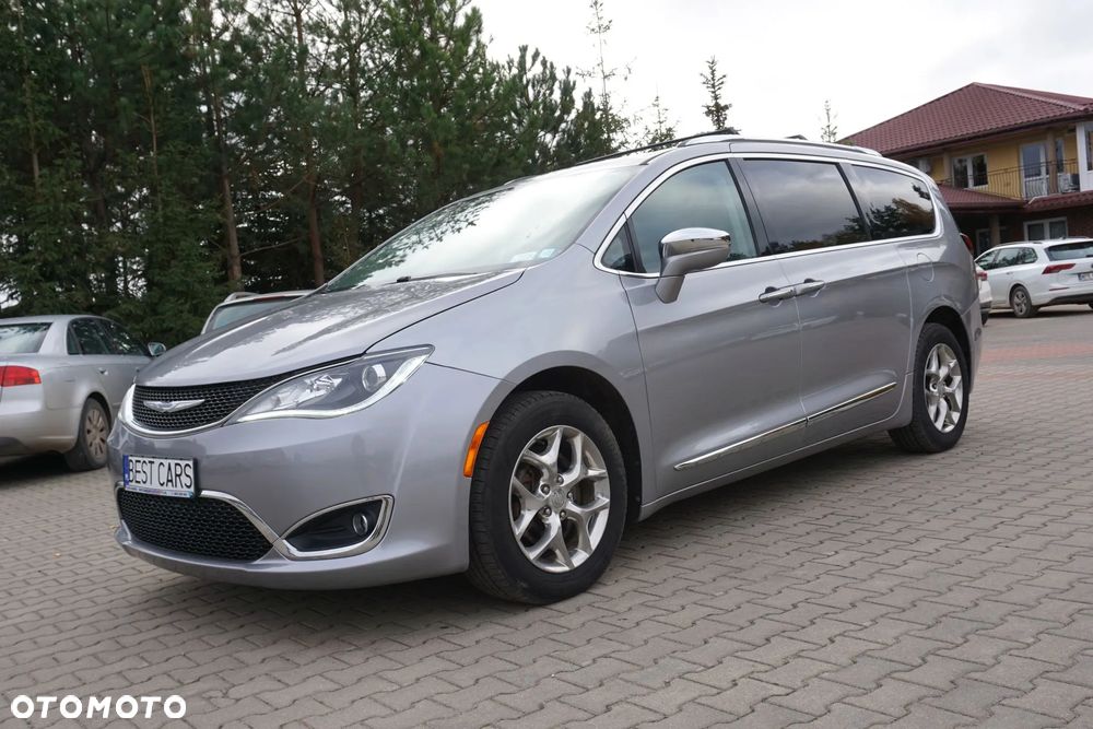 Chrysler Pacifica - 12