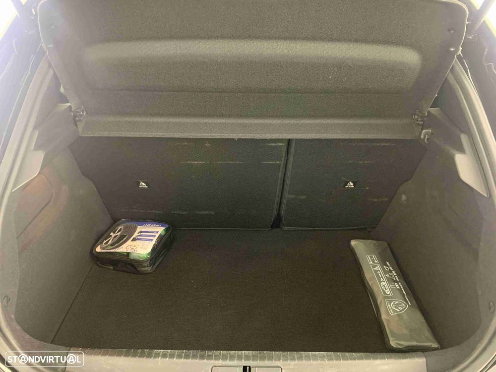 Peugeot 208 1.2 Hybrid Allure e-DCS6 - 14