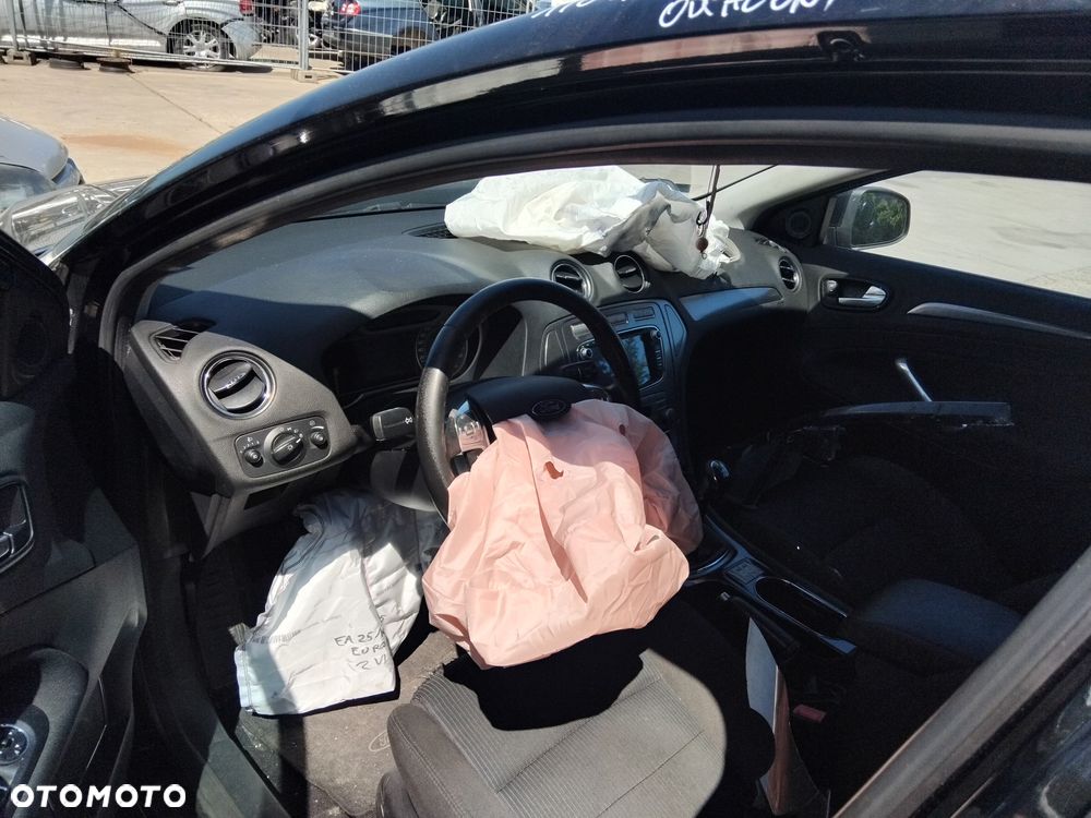 Ford Monde MK4 z silnikiem 2,0 benzyna lakier kod G6 Części - 4