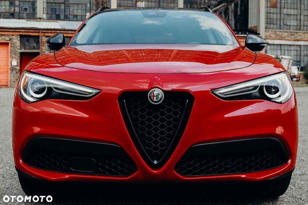 Alfa Romeo Stelvio 2.0 Turbo 16V AT8-Q4 Ti - 6