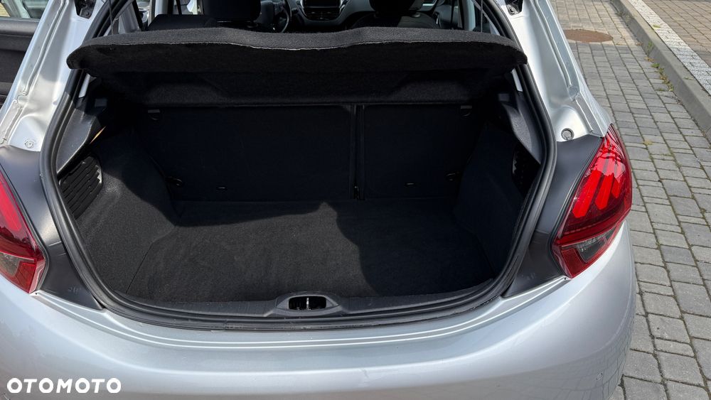 Peugeot 208 1.6 BlueHDi Allure S&S - 16