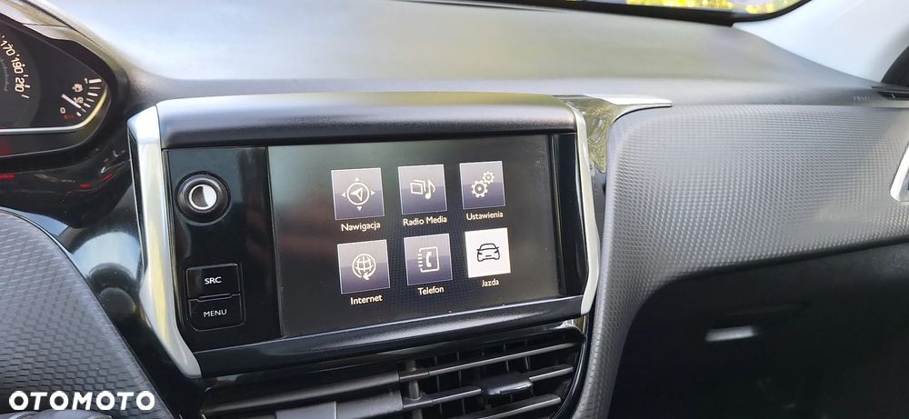 Peugeot 2008 1.2 Pure Tech Allure S&S - 15