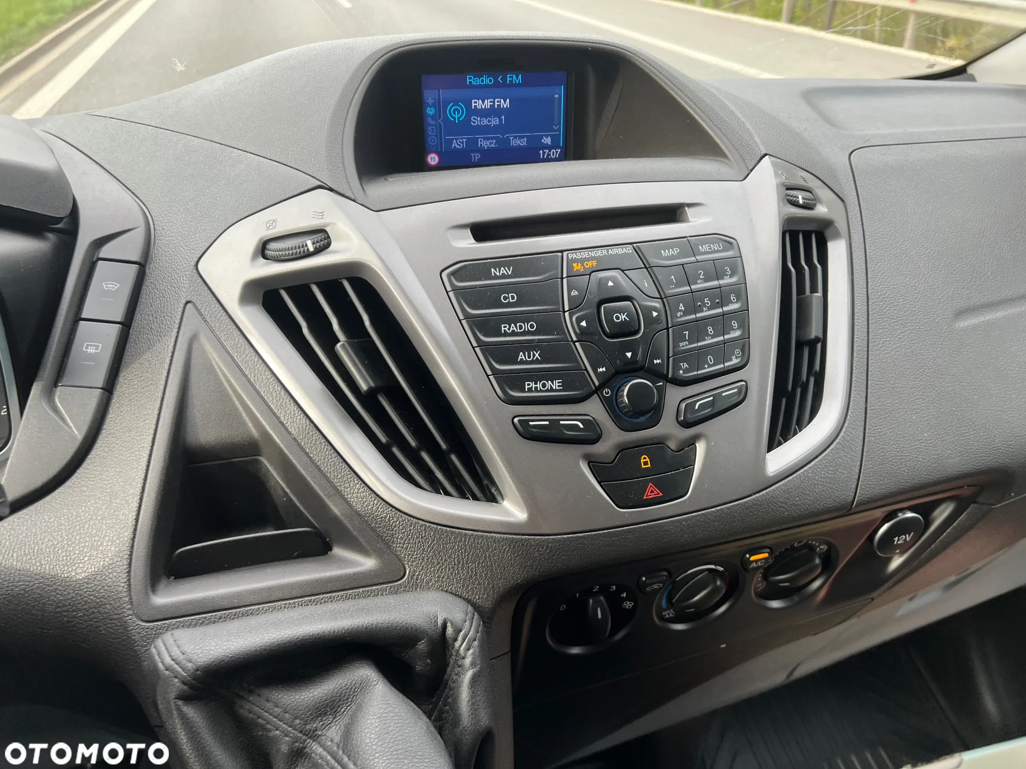 Ford TRANSIT CUSTOM - 16