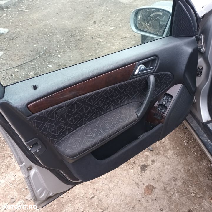 Dezmembrari  Mercedes-Benz C-CLASS (W203)  2000  > 2007 C 200 Kompres - 6