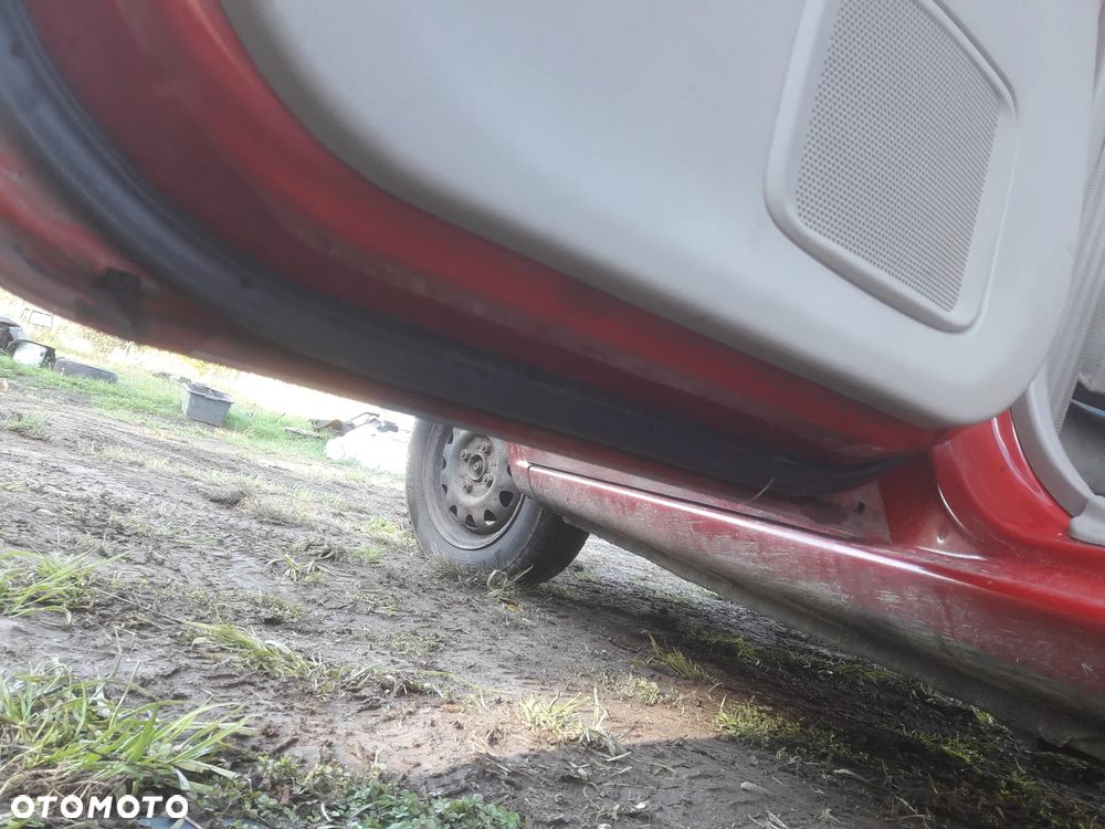 Mazda Demio 97-03 Drzwi prawe przednie tył błotnik w kolor SU  szyba zderzak lampaprzód - 2