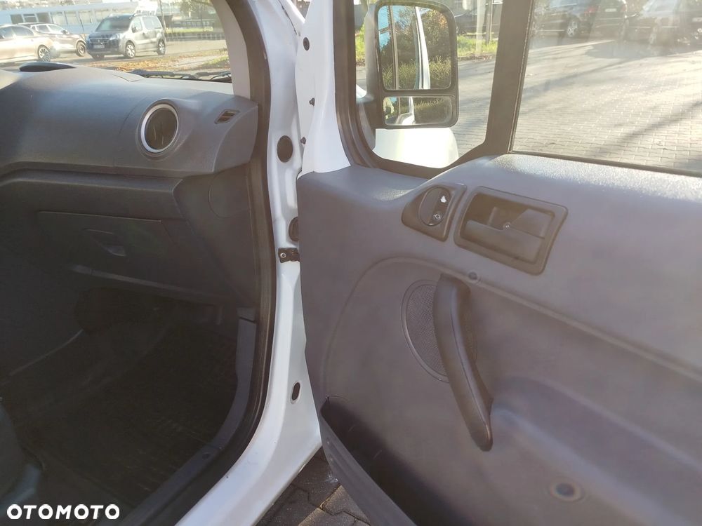 Ford Transit connect - 8