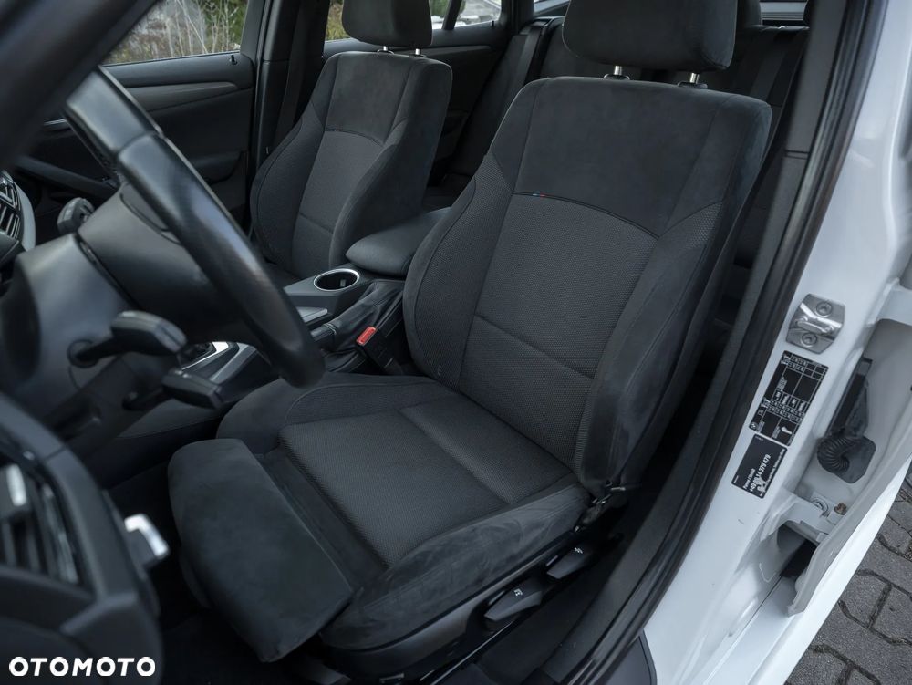 BMW X1 sDrive20d Sport Line - 26