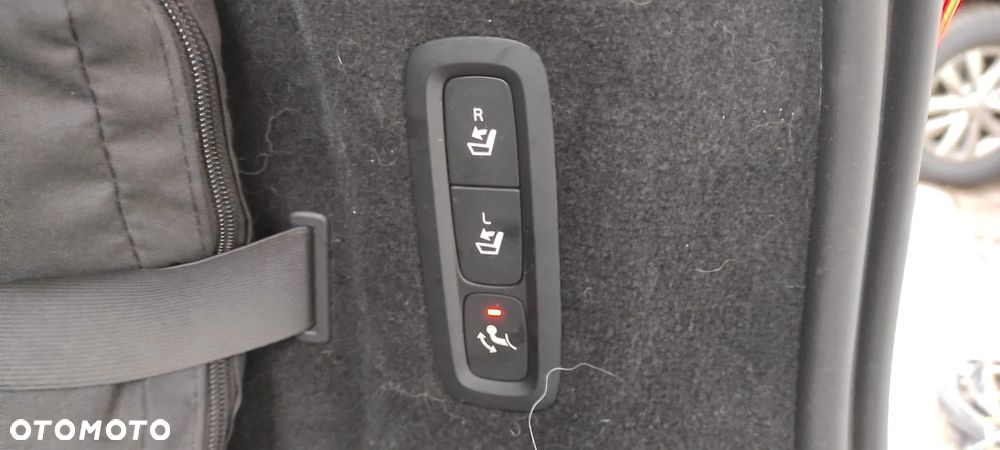 Volvo V90 Cross Country D5 AWD Geartronic Pro - 35