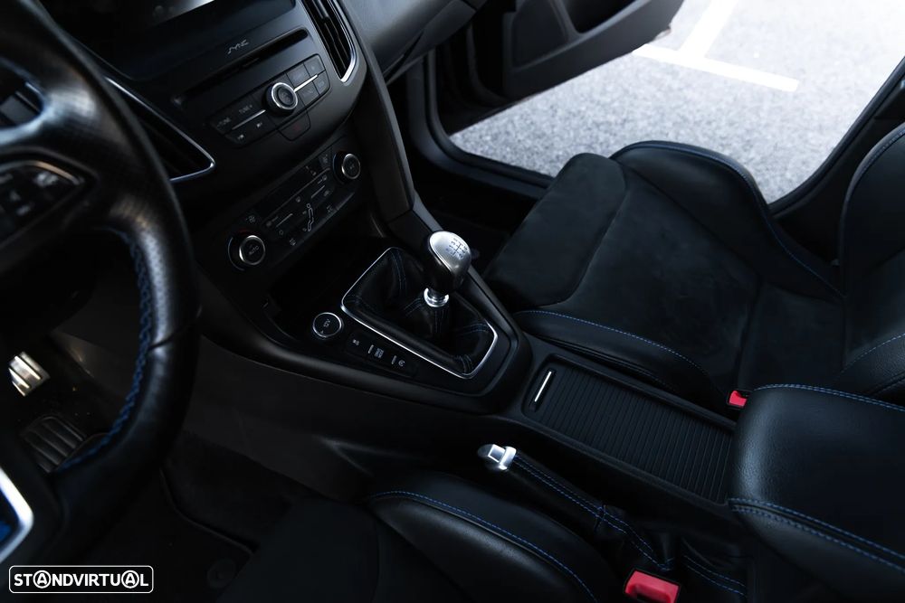 Ford Focus 2.3 EcoBoost RS Pack Performance - 46