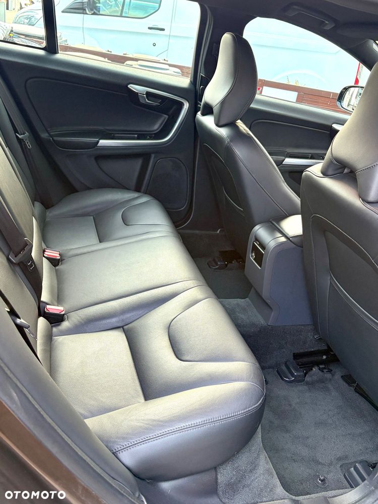 Volvo V60 Cross Country D4 Drive-E Summum - 11