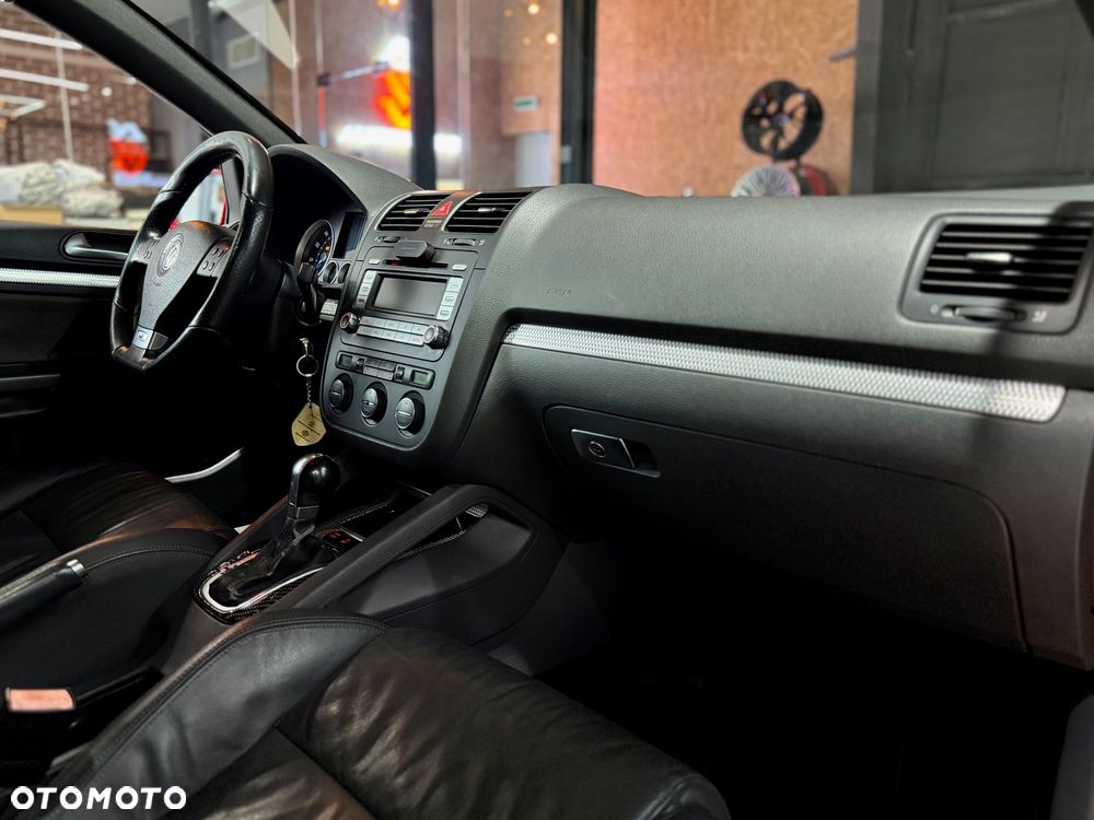 Volkswagen Golf V R32 DSG - 28