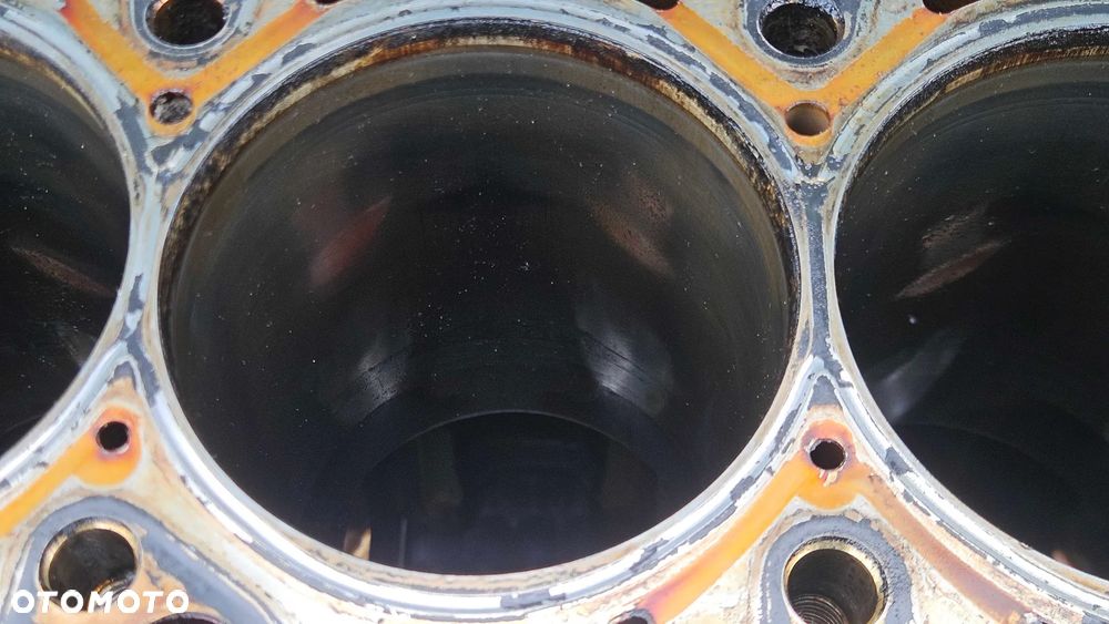 Blok 06D103023 BBBBB Dół Silnik Cylindry Panewki Mocowanie Wału 2.0 FSI AWA Audi A4 B6 B7 VW - 17