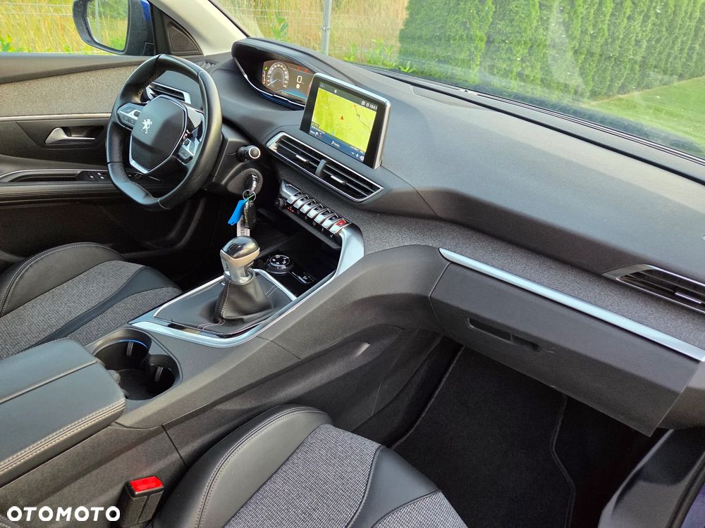 Peugeot 3008 - 17