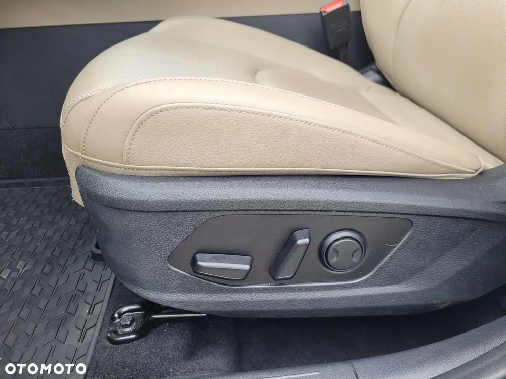 Kia Sportage 1.6 T-GDI HEV Business Line 4WD - 19