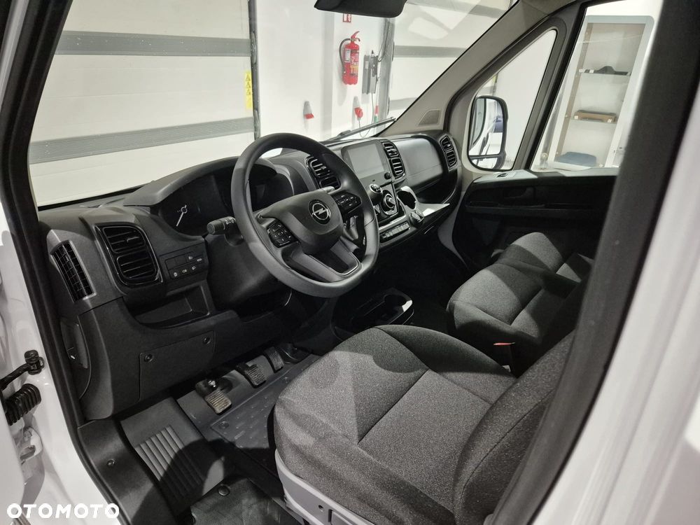 Opel Movano - 11