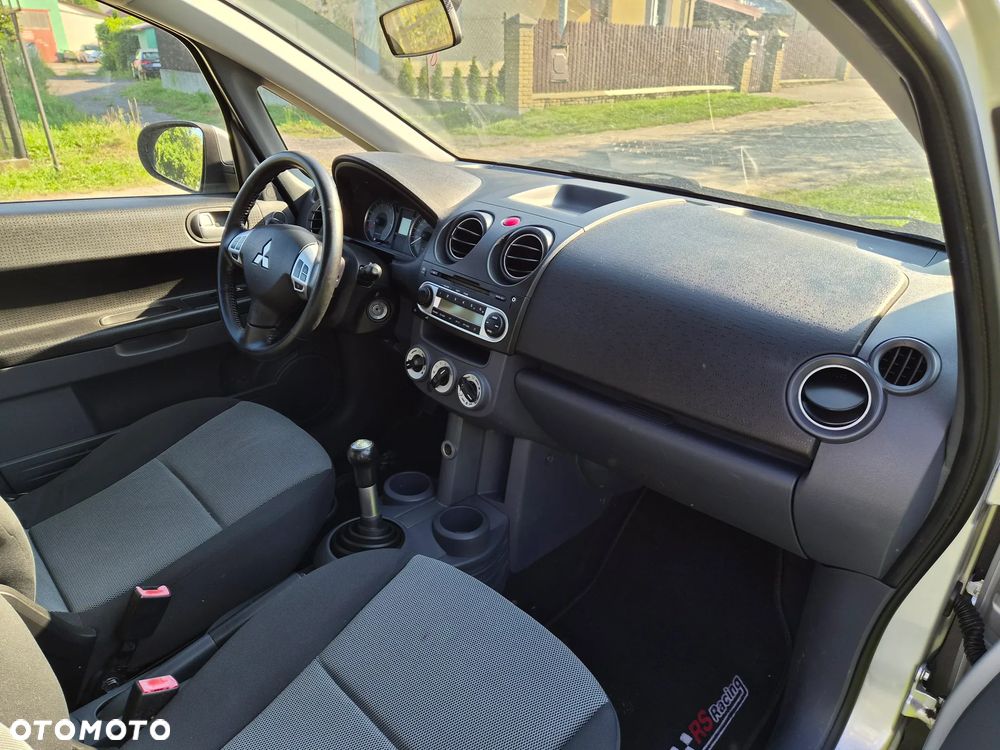 Mitsubishi Colt - 17