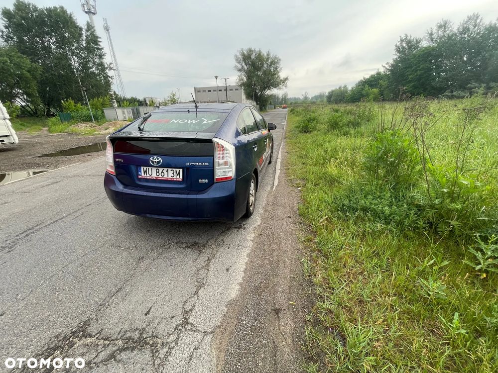 Toyota Prius 1.8 HSD Sol - 8