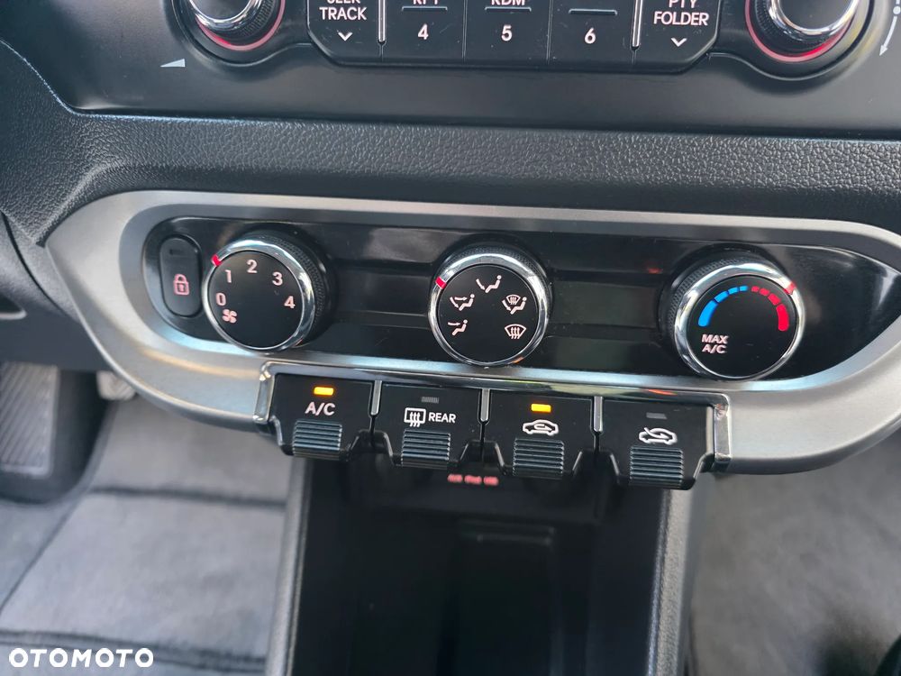 Kia Rio - 17