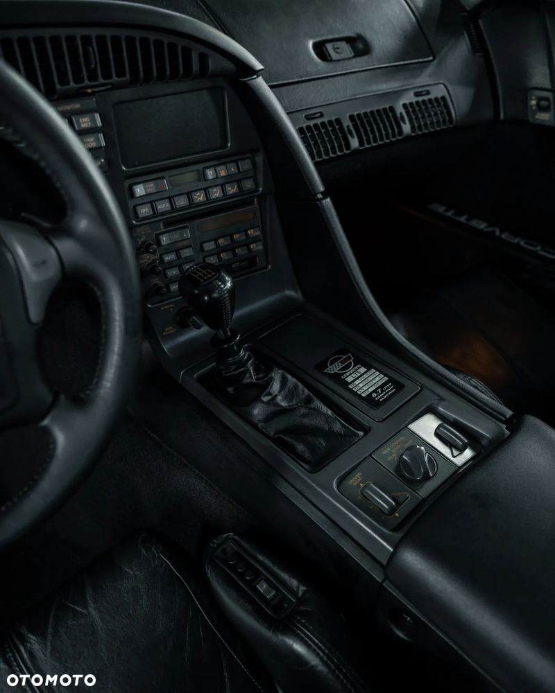 Chevrolet Corvette - 13