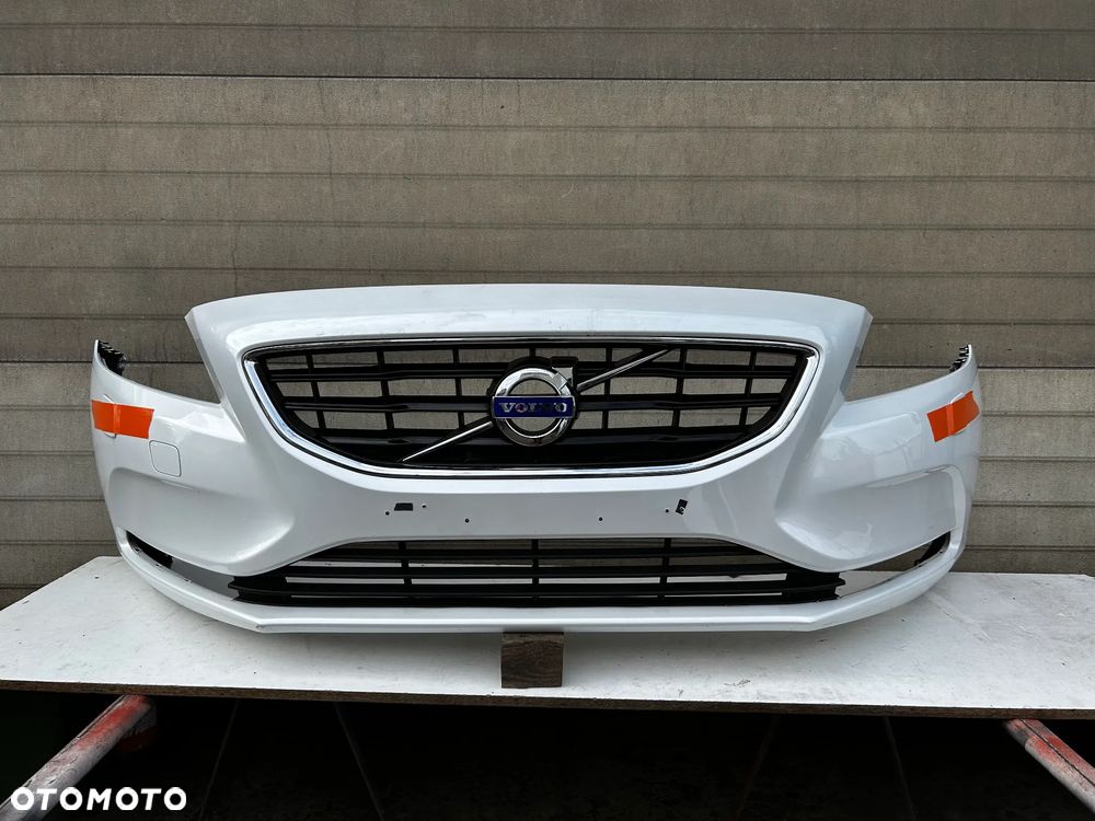 VOLVO V40 V 40 V-40 II 2 ZDERZAK PRZÓD PRZEDNI