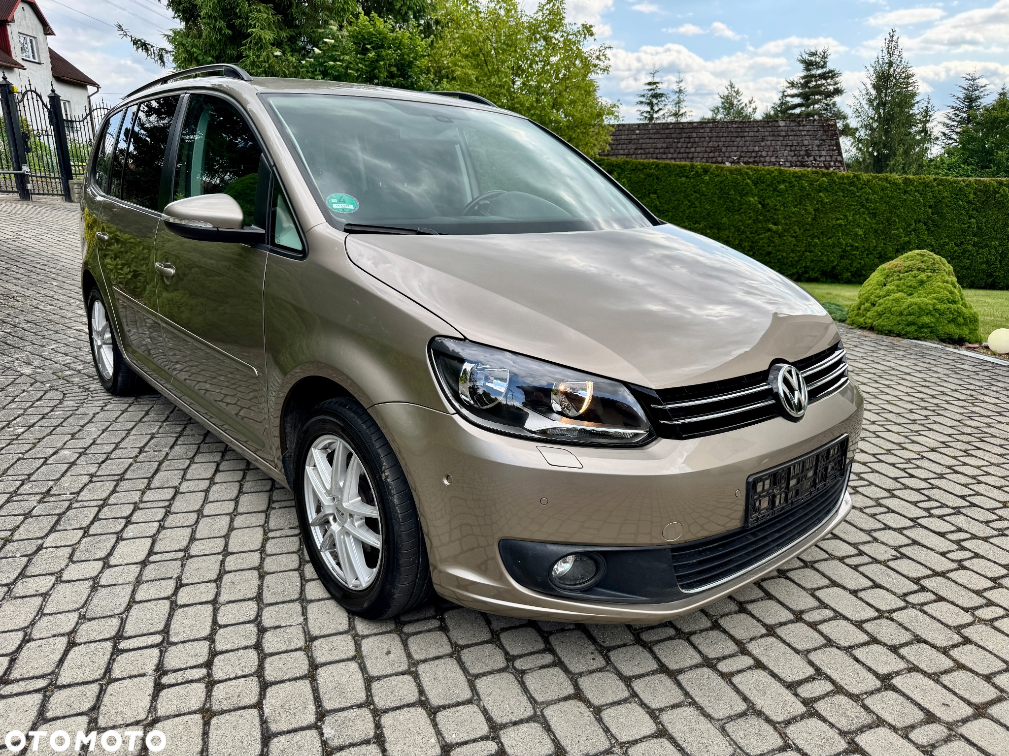 Volkswagen Touran 1.6 TDI DPF BlueMotion Technology DSG Comfortline - 2