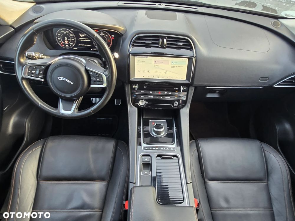 Jaguar F-Pace 30d AWD Prestige - 8