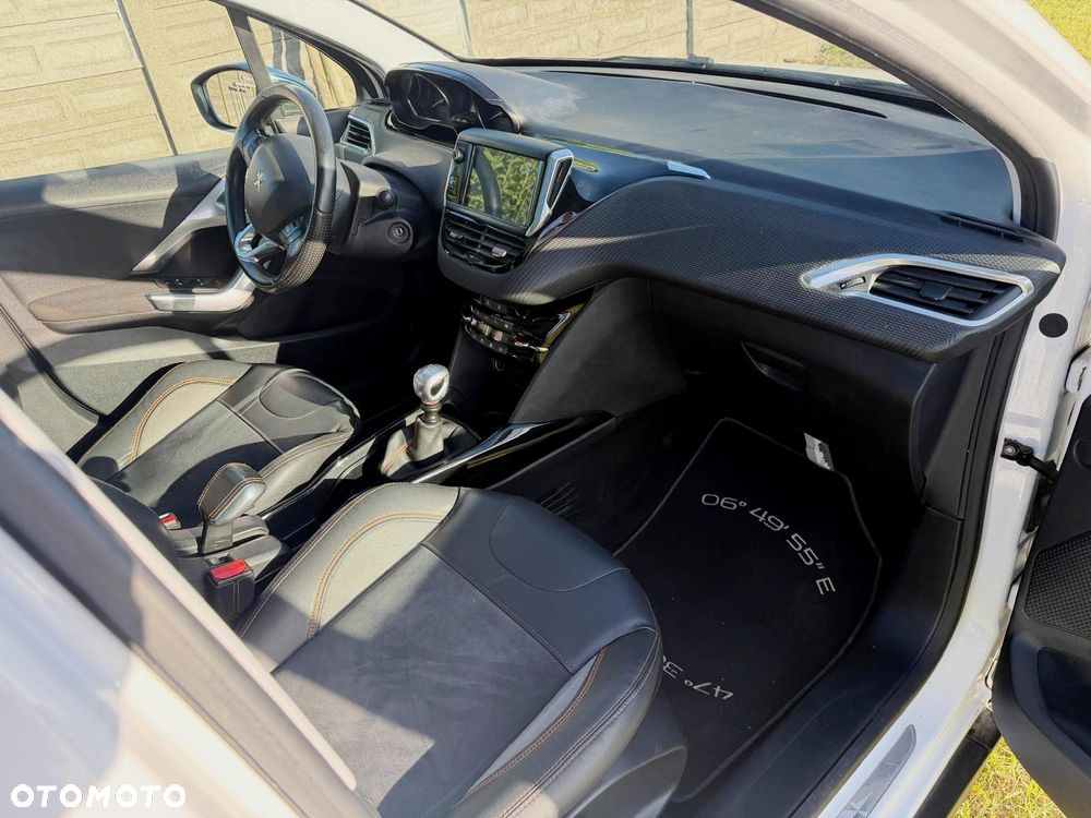 Peugeot 2008 1.6 BlueHDi Allure - 4