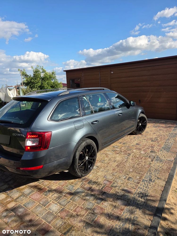 Skoda Octavia 2.0 TDI Ambition DSG - 2