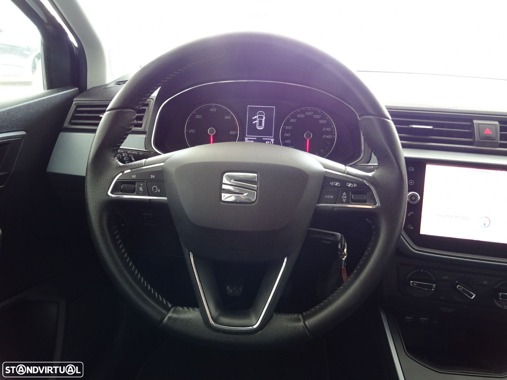 SEAT Arona 1.6 TDI Reference - 13