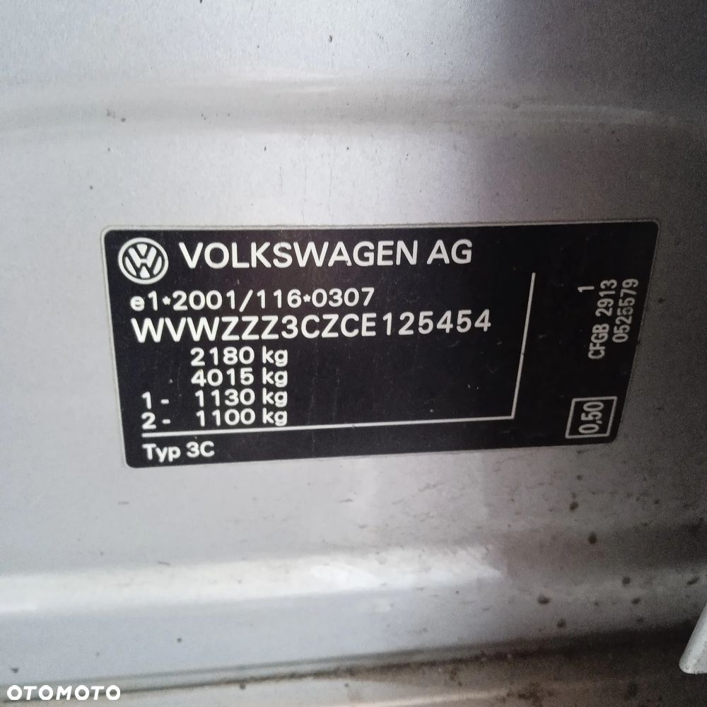 Volkswagen Passat 2.0 TDI BlueMotion Technology Comfortline - 28