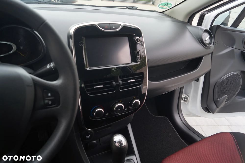 Renault Clio 1.2 16V 75 LIMITED - 23