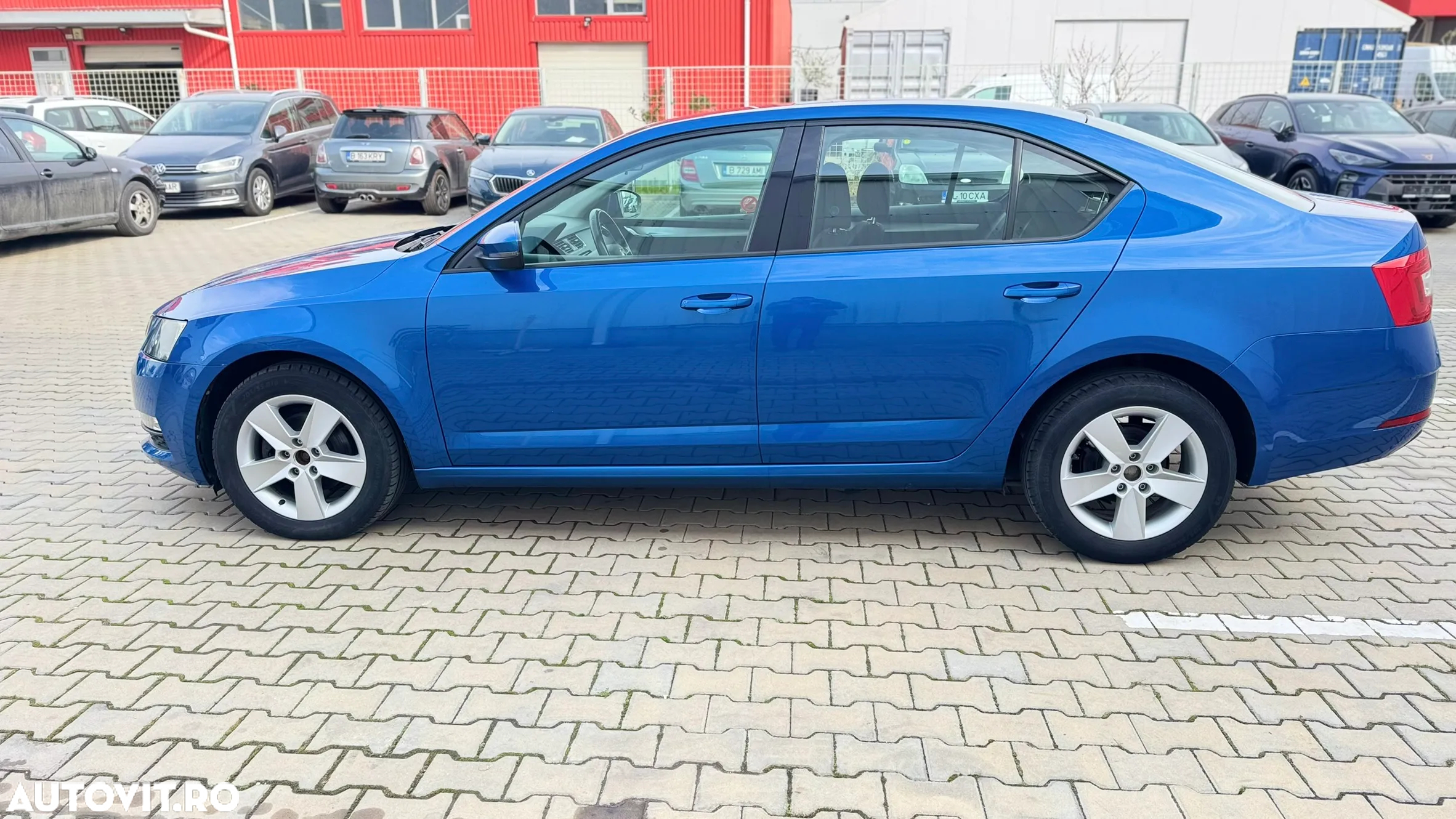 Skoda Octavia 1.6 TDI DSG Ambition - 6