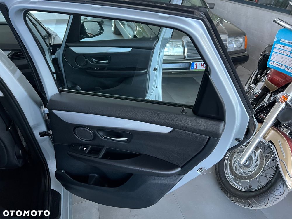 BMW Seria 2 218d Sport-Aut Luxury Line - 25