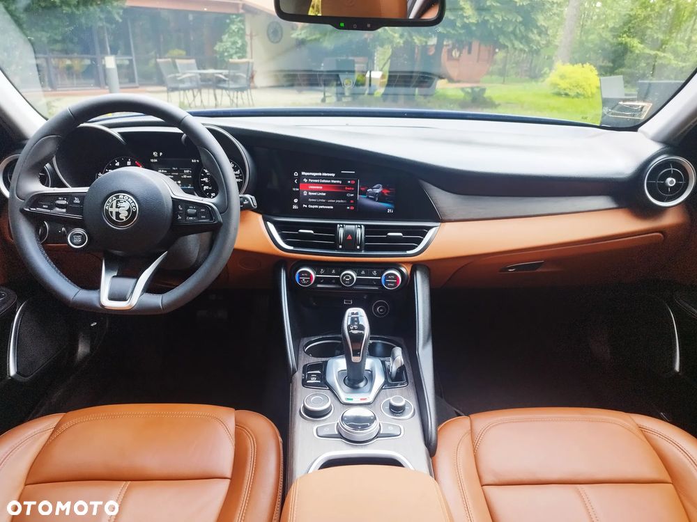 Alfa Romeo Giulia 2.0 Turbo 16V AT8-Q4 Ti - 12