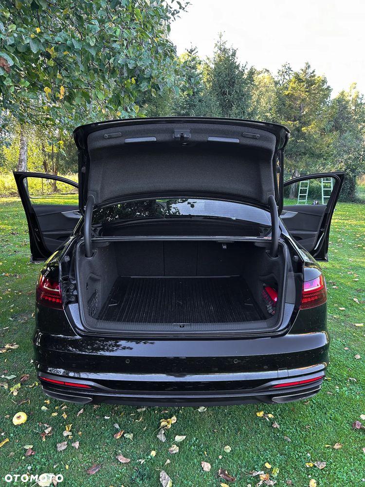 Audi A4 Limousine - 4