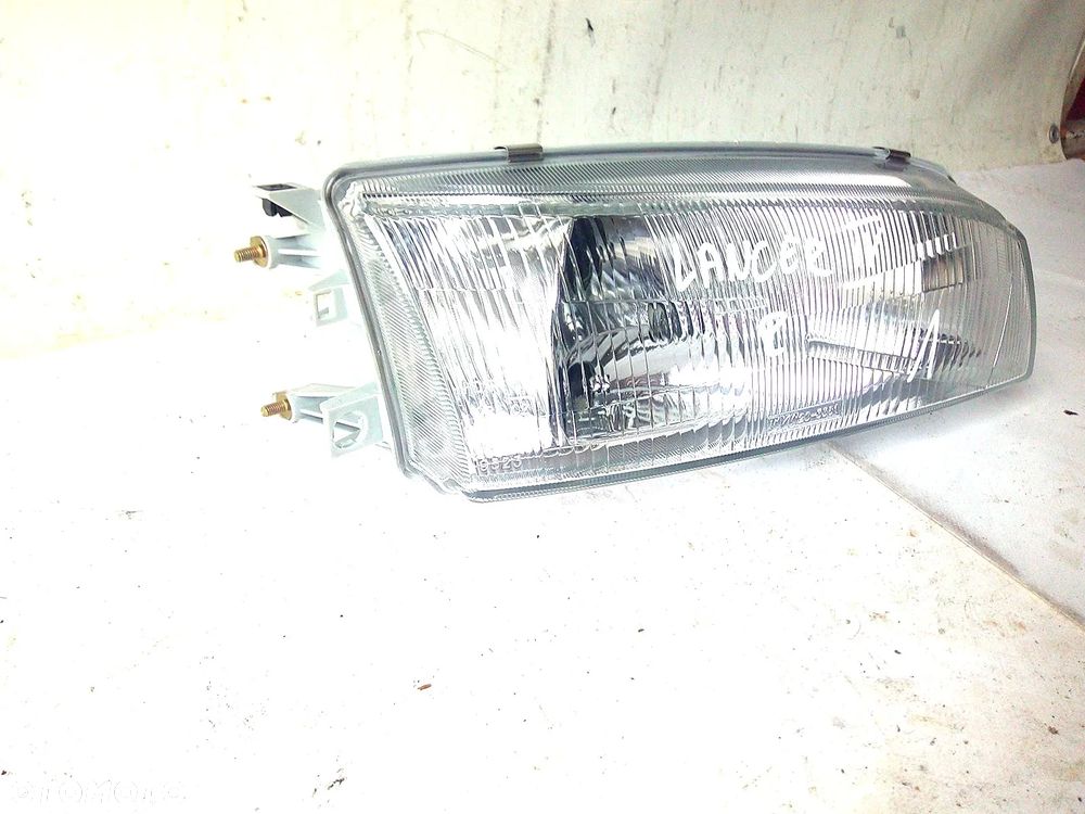 mitsubishi lancer v 92r- lampa przód prawa przednia - 6