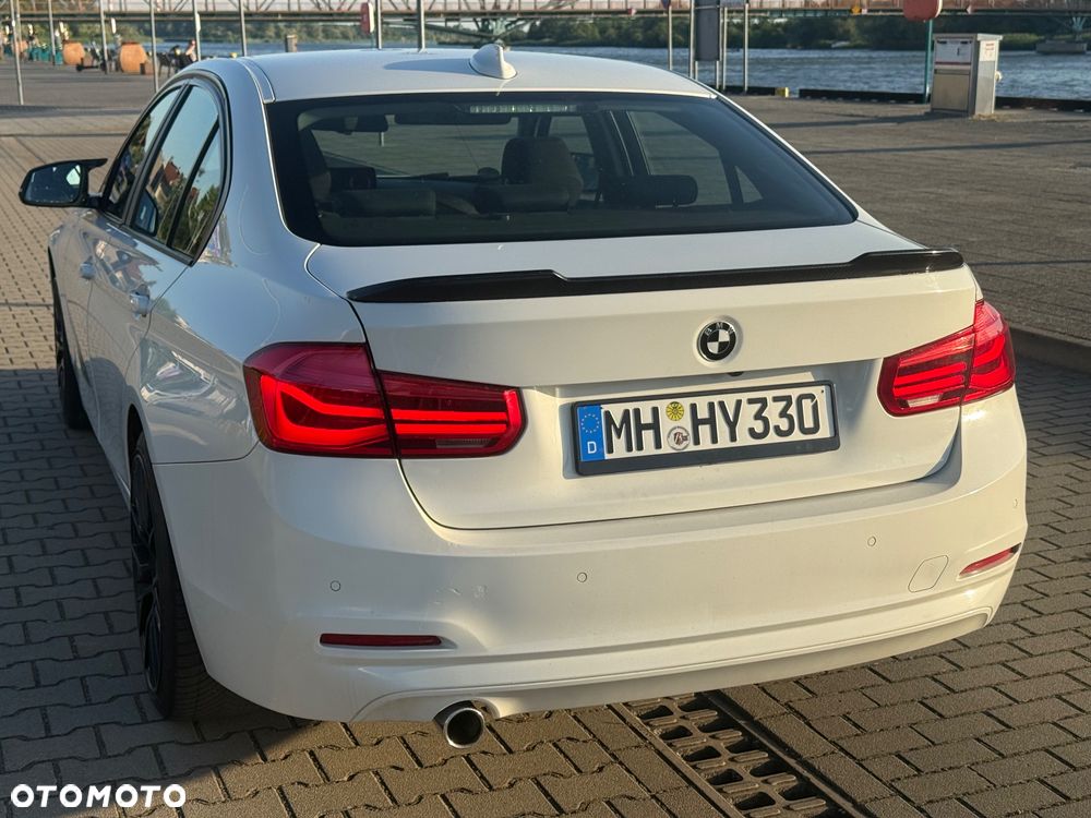 BMW Seria 3 318d Sport Line - 8