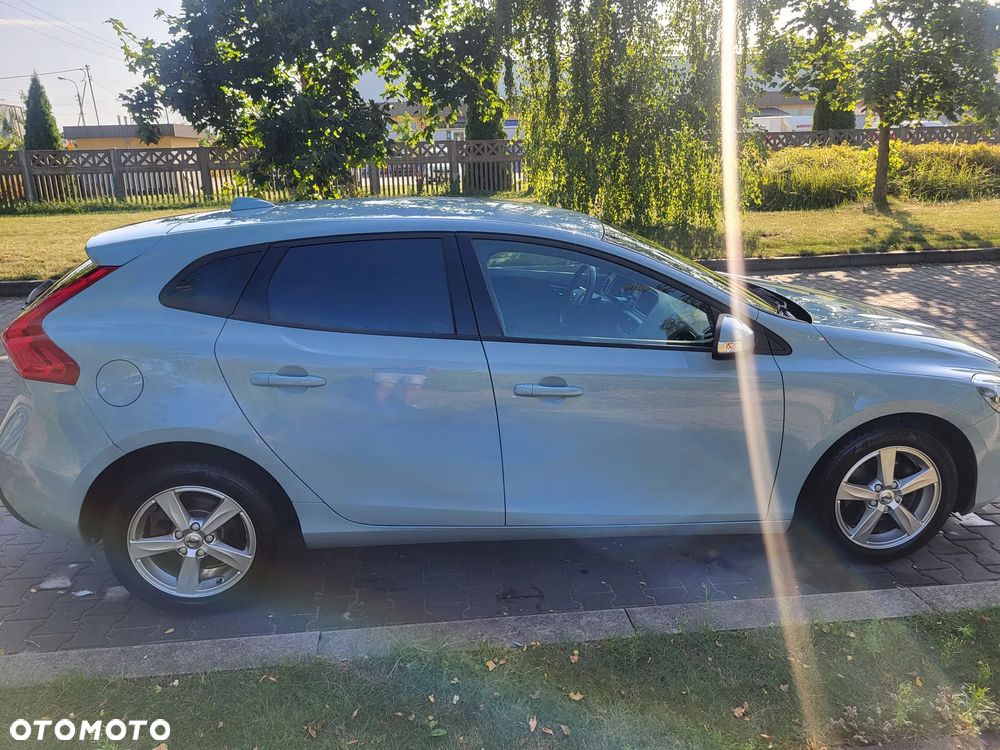 Volvo V40 T2 Momentum - 7