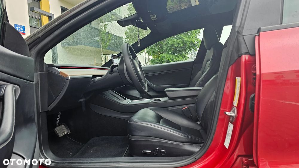 Tesla Model 3 - 10
