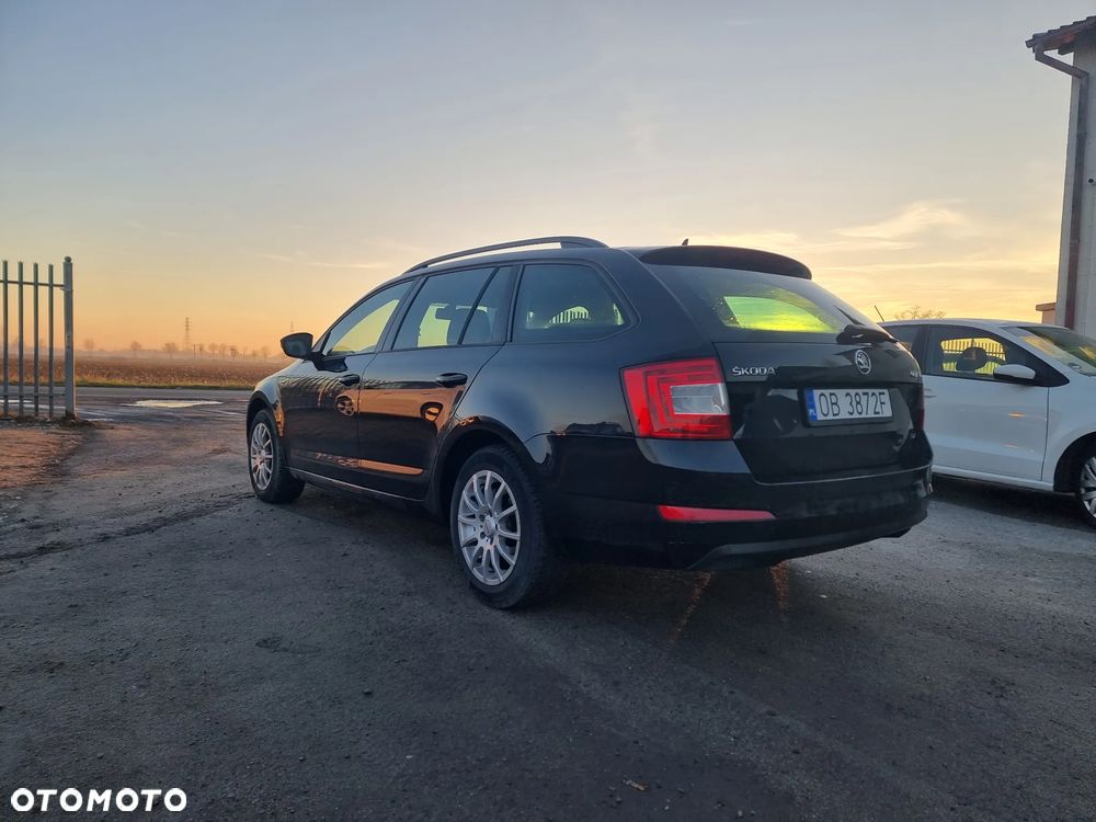Skoda Octavia 1.6 TDI Ambiente DSG - 4