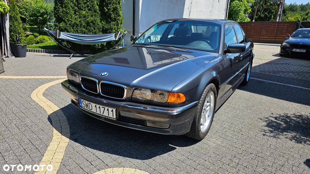 BMW Seria 7 740i - 1