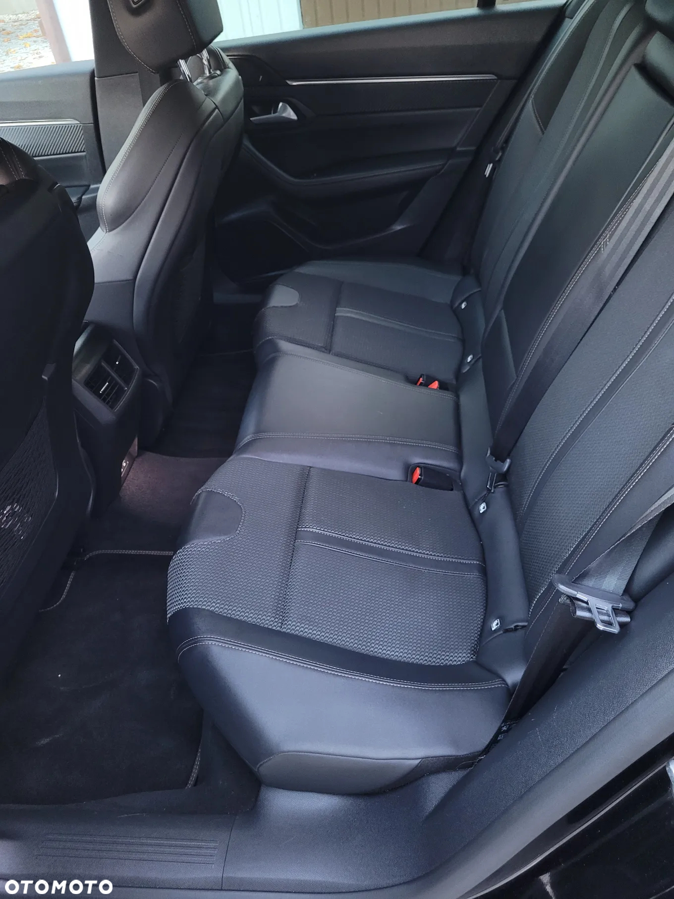 Peugeot 508 SW Plug-In Hybrid 180 e-EAT8 GT - 25