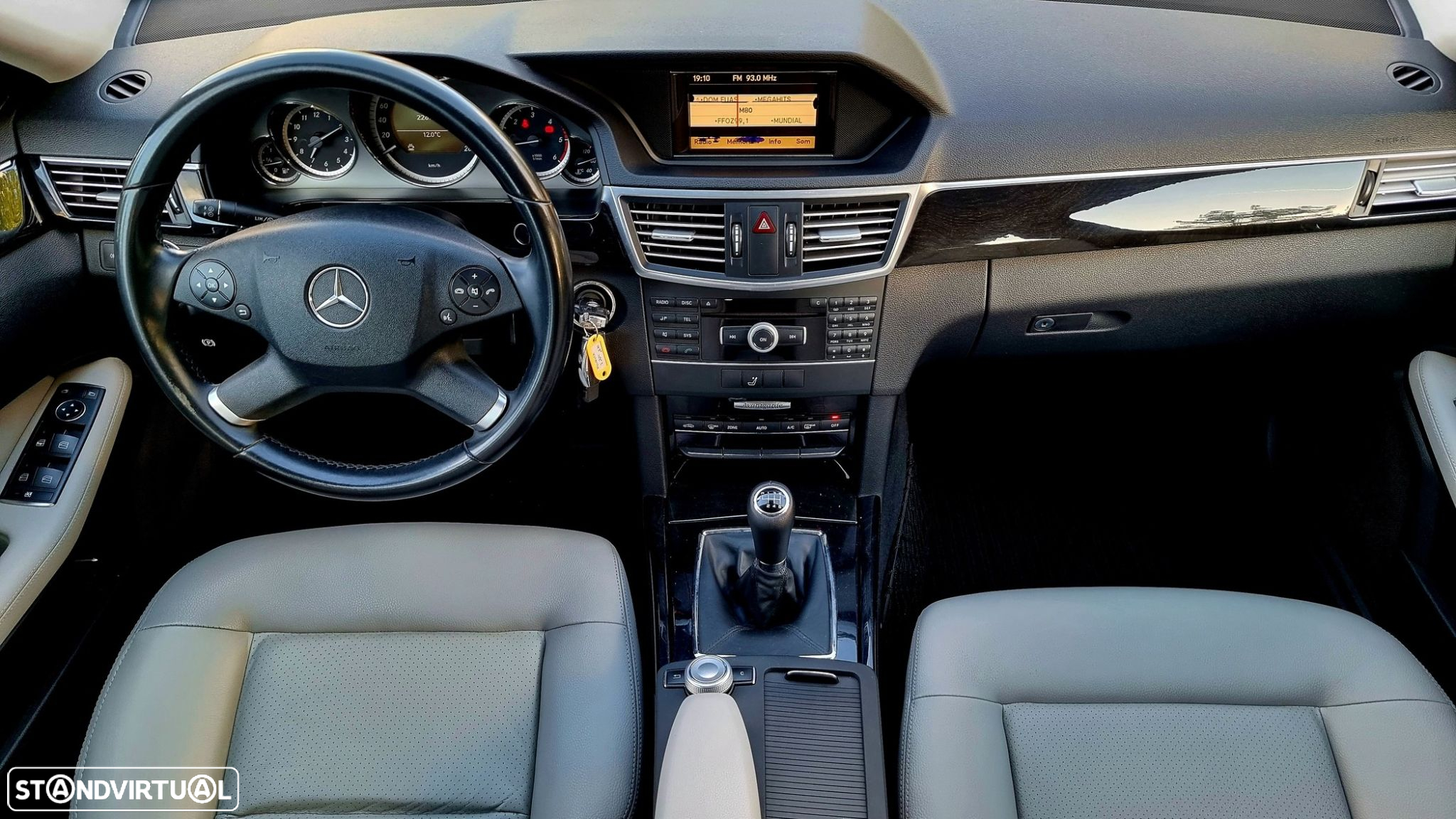 Mercedes-Benz E 220 CDi Avantgarde BlueEfficiency - 12