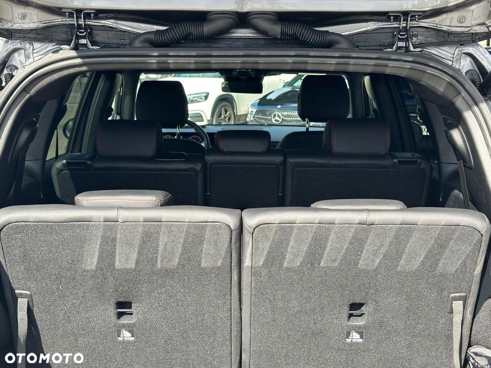 Mercedes-Benz GLB - 14