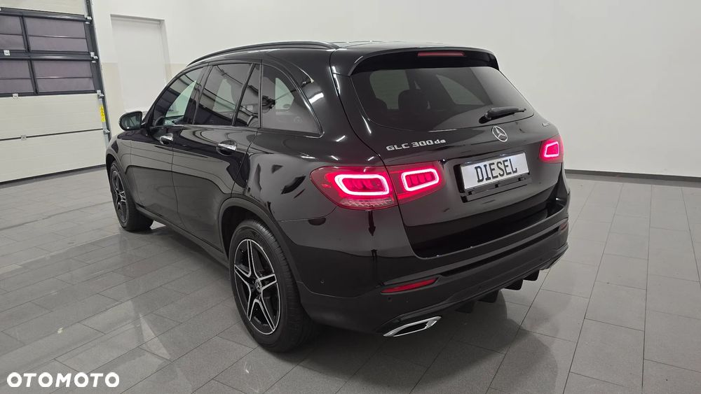 Mercedes-Benz GLC 300 de 4Matic 9G-TRONIC AMG Line Plus - 4