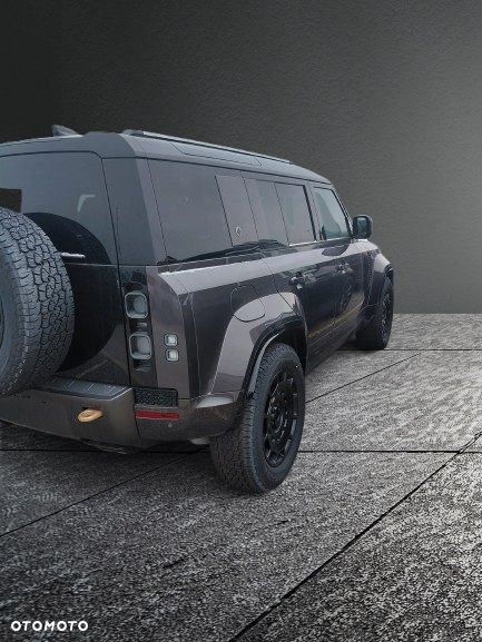 Land Rover Defender 4.4 P635 V8 mHEV Octa - 3