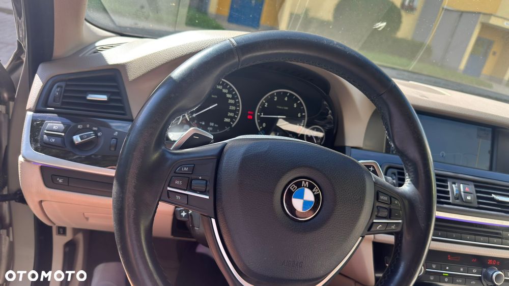 BMW Seria 5 520i - 12