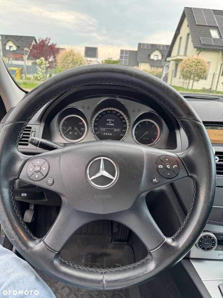 Mercedes-Benz Klasa C 220 CDI BlueEff 4-Matic Avantgarde - 19